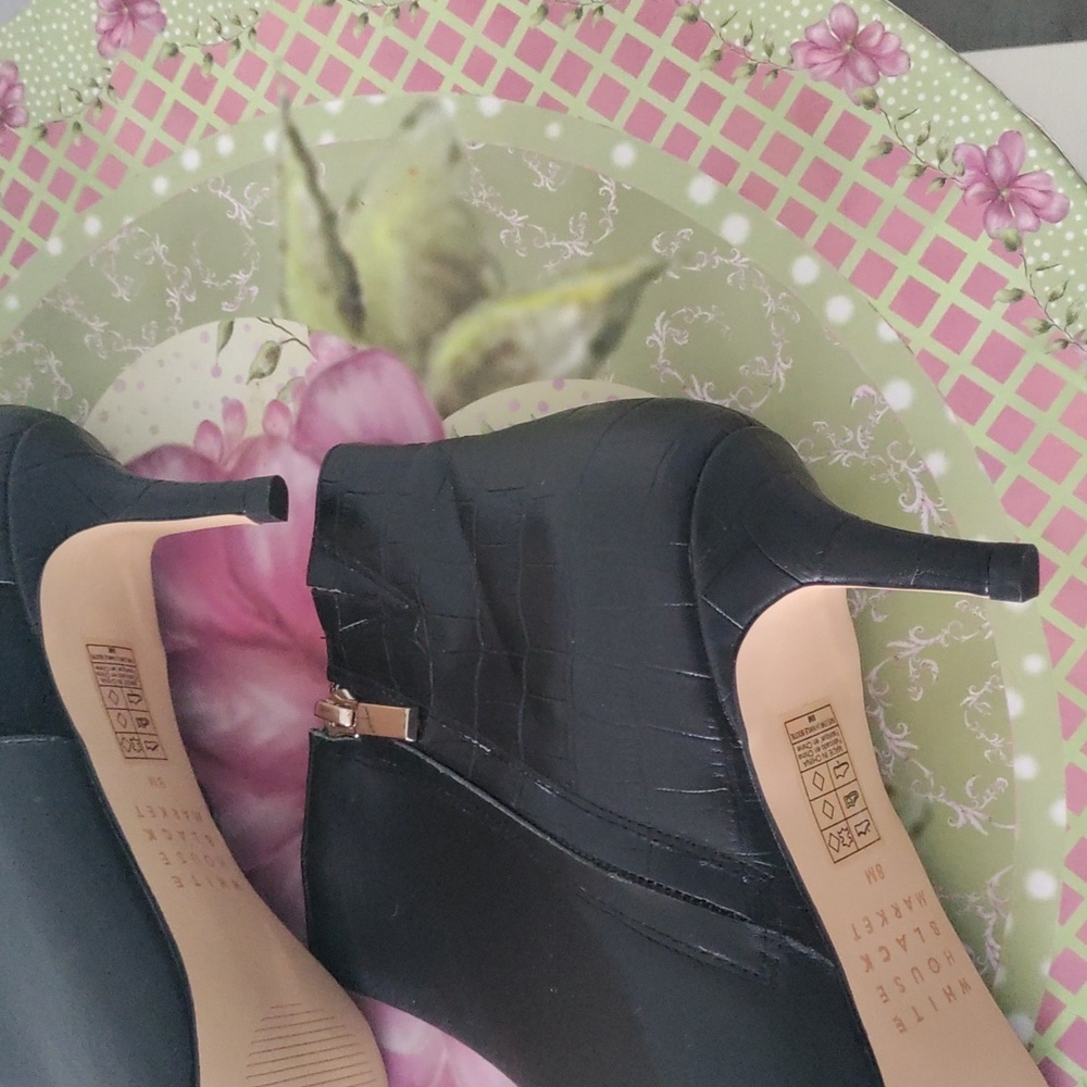 WHBM booties - Picture 6 of 7